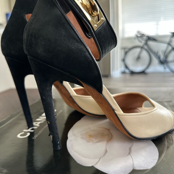 Givenchy Two-Toned Sandals with Gold Shark Tooth Lock - Picture 3 of 10